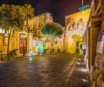 Mdina: Valletta Waterfront Area, Mdina, and Rabat Night Tour