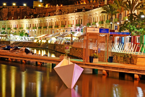 Paseo nocturno por el paseo marítimo de La Valeta con Rabat y MdinaDesde La Valeta: paseo nocturno por el paseo marítimo con Rabat y Mdina