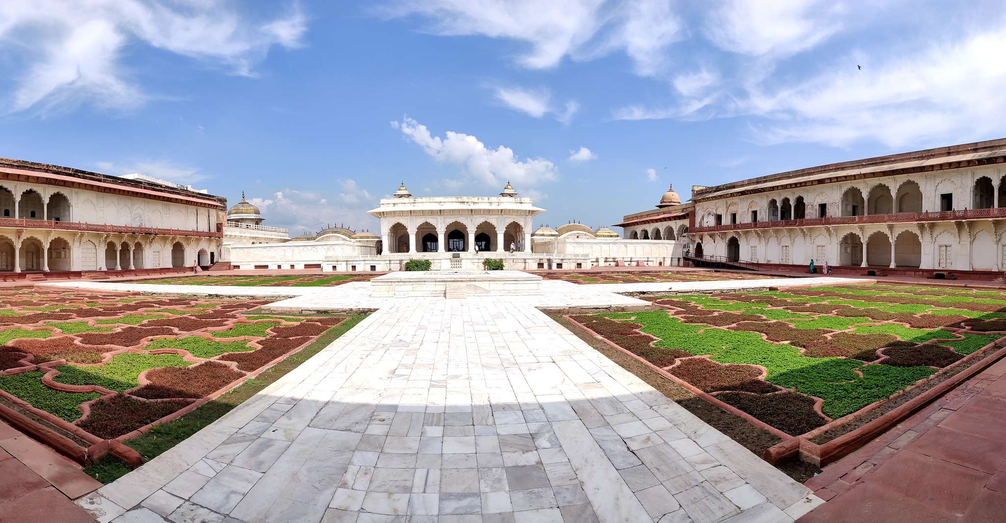 From Delhi, Taj Mahal & Agra Tour by Gatimaan Express Train - Hizvo