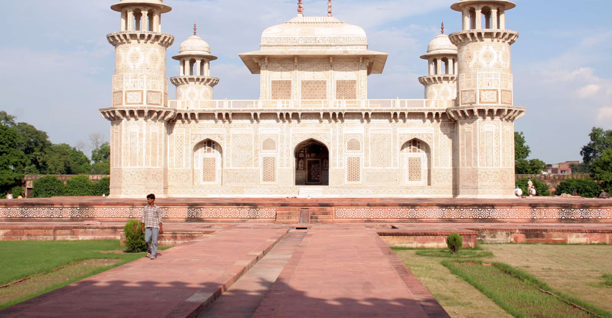 From Delhi, Taj Mahal & Agra Tour by Gatimaan Express Train - Hizvo