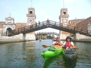 2-stündige Venedig-Kanal-Kajaktour - Premium-Erlebnis am Tag