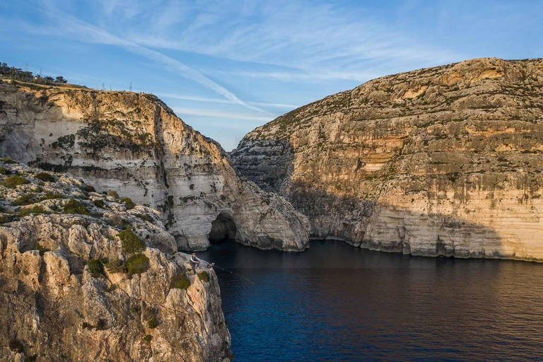 Visite guidée de Marsaxlokk, de la grotte bleue et de QrendiDe La Valette: visite guidée de la grotte bleue de Marsaxlokk et de Qrendi