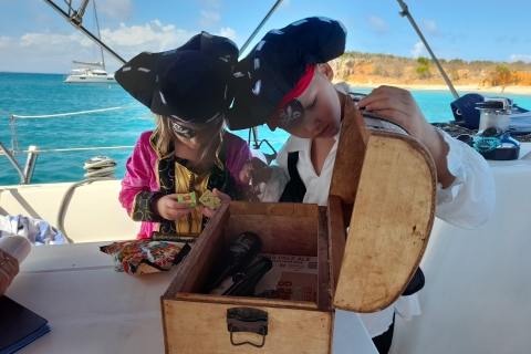 Saint Martin : aventure en bateau pirate avec collations et boissonsSaint Martin: aventure d'une demi-journée en bateau pirate avec collations