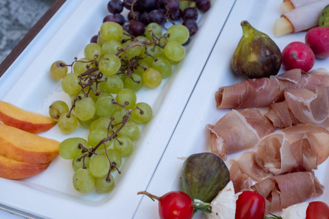 Santorin : randonnée dans la caldeira et dînerSantorin : Randonnée dans la caldeira et dîner