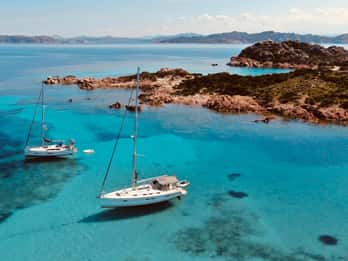 Maddalena Archipelago: Island-Hopping Sailing Tour and Lunch