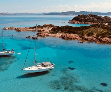 Maddalena Archipelago: Island-Hopping Sailing Tour and Lunch