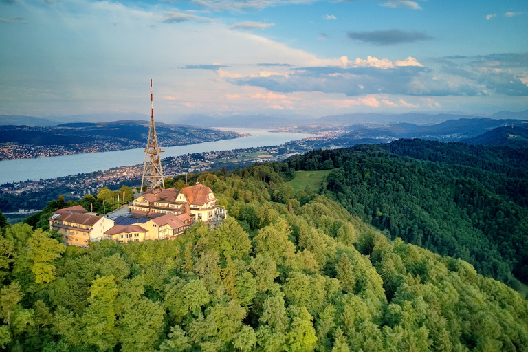 Zurich : Visite guidée audioguide de la ville et train jusqu'au "sommet de Zurich".