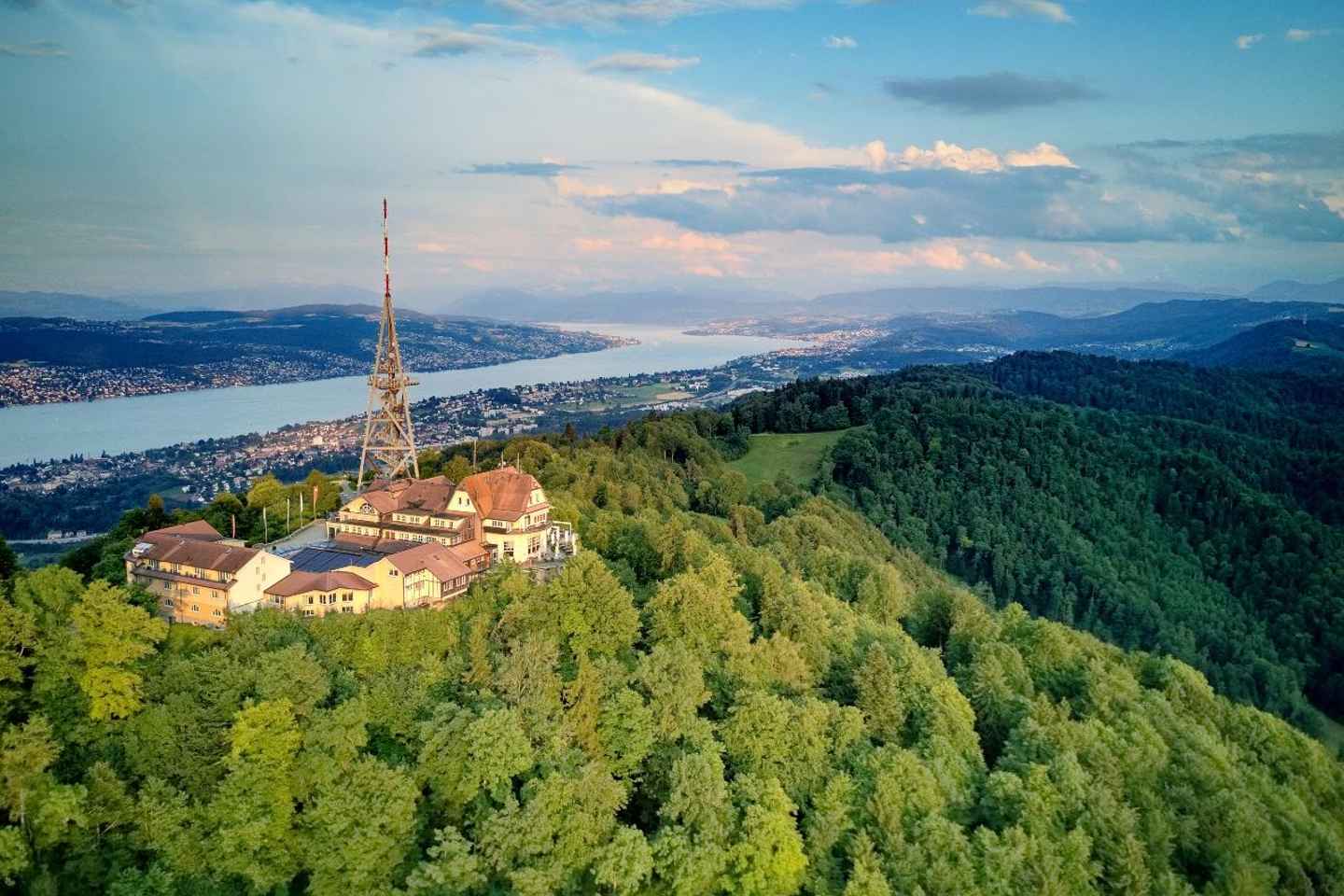 Zurich: Audio Guided City Tour and Train to ?Top of Zurich? - Zurich: Audio Guided City Tour and Train to “Top of Zurich”