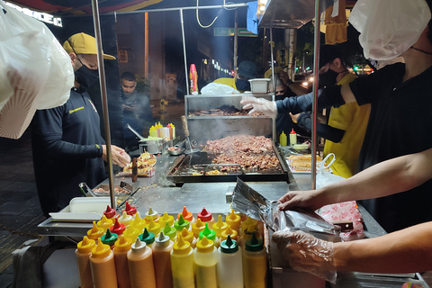 Medellin: Street Food Tastings and Poblado Rooftops Tour