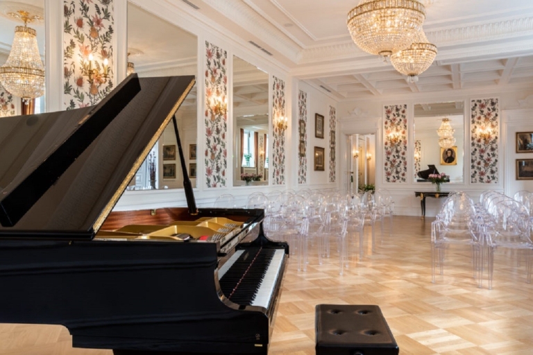 Warschau: Chopin-concertticket met glas champagneWarschau: concerten van Frederic Chopin met een glas champagne