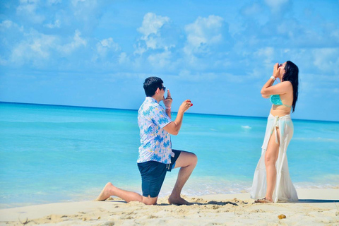 蓬塔卡纳：绍纳岛之旅 • 双体船和海滩午餐