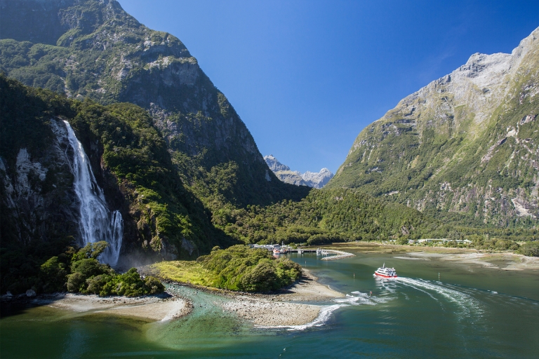 From Queenstown: Milford Sound, Observatory & Cruise w Lunch