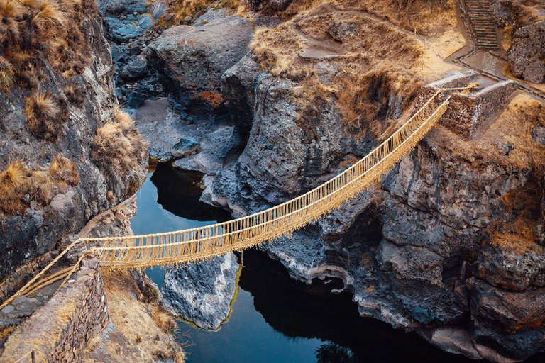 Cusco: Escursione di un giorno al Ponte Inca di Qeswachaka e alle 4 laguneCusco: Escursione di un giorno al ponte Inca di Qeswachaka e alle 4 lagune