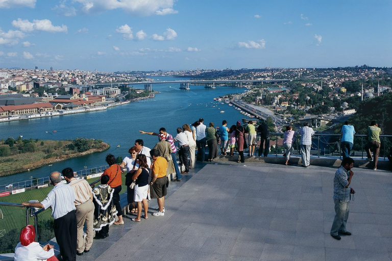 Istanbul : visite de la vieille ville, croisière sur le Bosphore, téléphérique et déjeunerIstanbul : croisière dans la vieille ville et sur le Bosphore, corne d'or et déjeuner