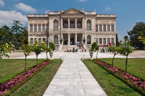 Istanbul: Half or Full-Day Dolmabahçe Tour with Tickets