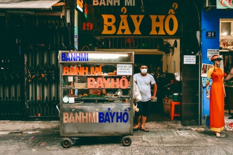 Ho Chi Minh: Eats After Dark Adventure Night Food TourPrivétour per auto met airconditioning
