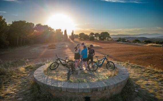 Ab Monachil: Granada Sonnenuntergang E-Bike Tour mit Softdrinks