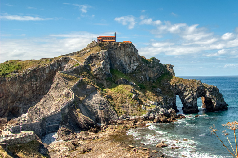 Bilbao: San Sebastián and San Juan de Gaztelugatxe Day TripTour in Spanish