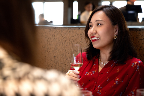 Paris : Dîner à la Brasserie Madame de la Tour EiffelMenu Grande Dame avec boissons - Centre du restaurant