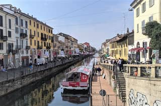 Mailand: Bootsfahrt auf Navigli-Kanal mit Aperitivo