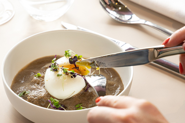 Parijs: Eiffeltoren&#039;s Madame Brasserie diner ervaringGrande Dame Menu met dranken - midden van het restaurant