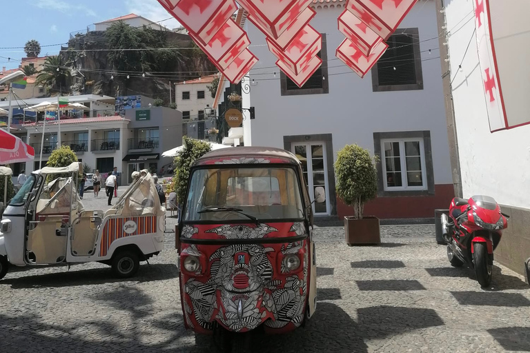 Funchal: Câmara de Lobos Churchill Bay Guided Tuk TukFrom Funchal: City and Câmara de Lobos Guided Tuk Tuk Tour