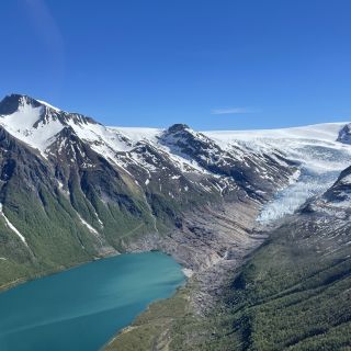 Будё: живописный полет на вертолете на ледник Свартисен