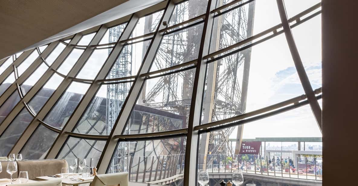 Afbeelding 7 van Parijs: Madame Brasserie in de Eiffeltoren – 3-gangenlunch om 13:30 uur