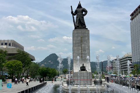 Séoul : Visite à pied du Hanbok, de Gyeongbokgung et du marché de Tongin