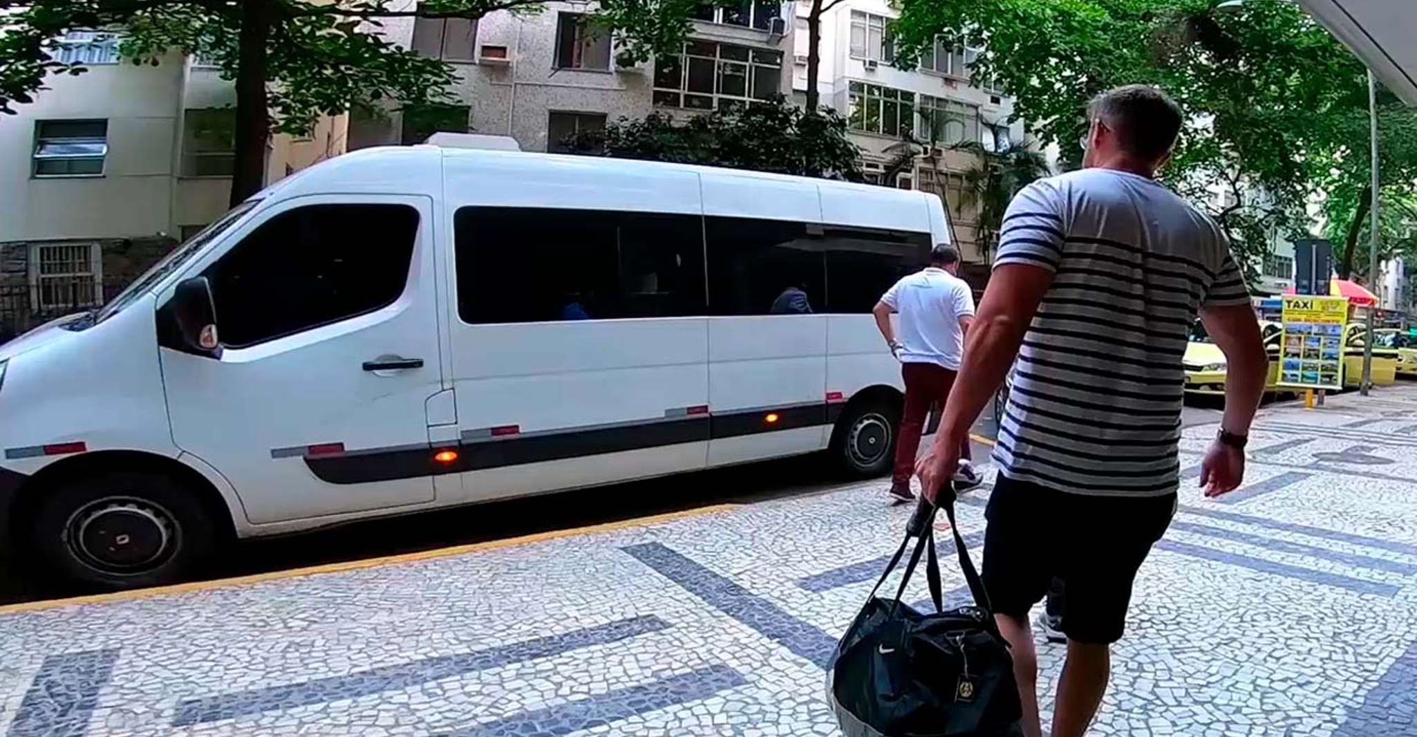 From Rio, Barra da Tijuca to Vila do Abraão Shared Transfer - Housity
