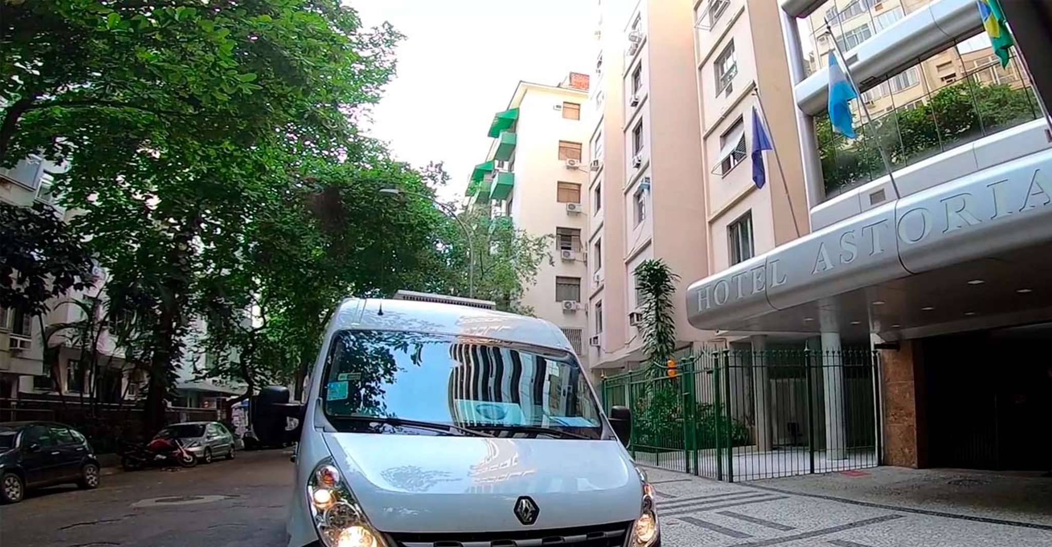 From Rio, Barra da Tijuca to Vila do Abraão Shared Transfer - Housity