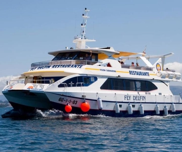 O Grove: Ría de Arousa Catamaran Tour with Seafood Lunch