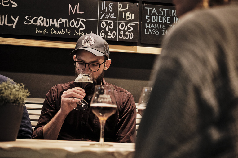 Düsseldorf: Craft Beer Walking Tour with Tastings