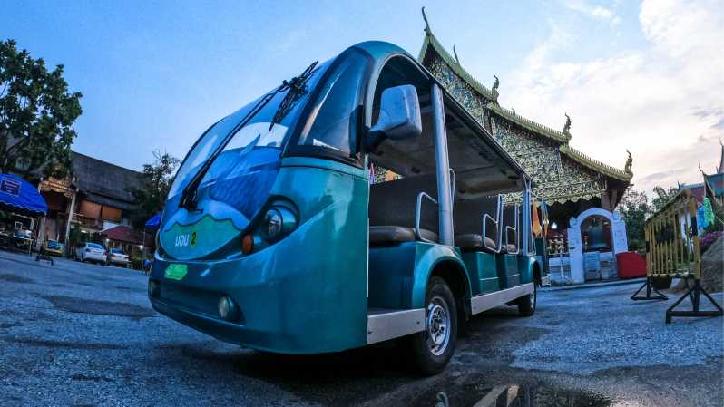 Chiang Mai: Nächtliche Stadt-Highlights mit der EV Tram