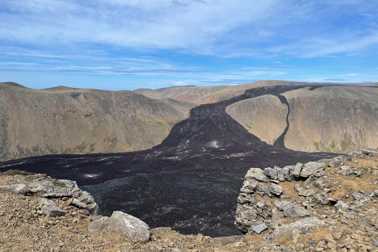 Reykjavík: Geldingadalir Volcano Hike and Blue Lagoon Visit