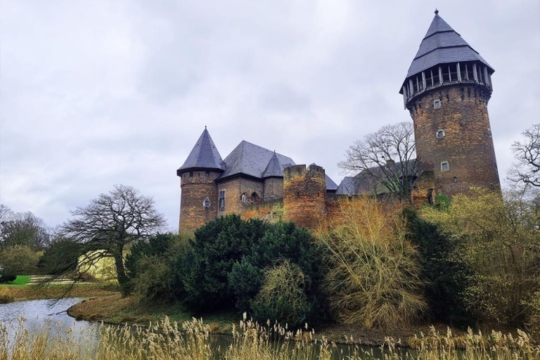 Krefeld-Linn: gra miejska na smartfonyKrefeld: Ucieczka na świeżym powietrzu w zamku Linn