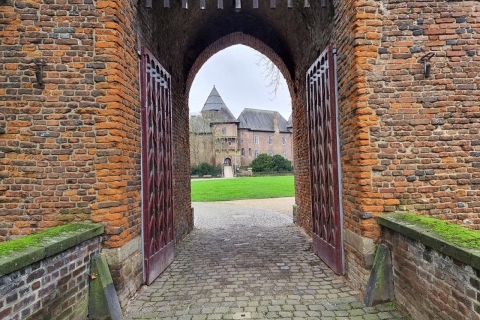 Krefeld-Linn: gra miejska na smartfonyKrefeld: Ucieczka na świeżym powietrzu w zamku Linn