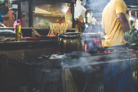 Lokalna wycieczka kulinarna „Eat Street” na BaliWspólna wycieczka