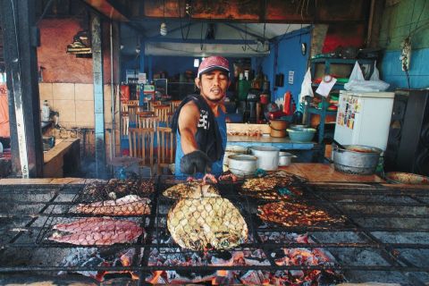 Recorrido gastronómico local 'Eat Street' de Bali