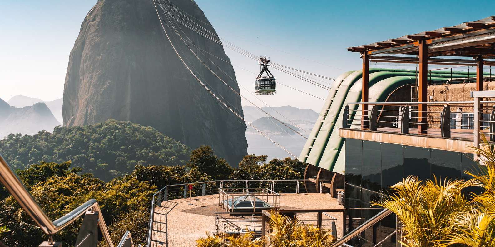 Rio de Janeiro's Sugarloaf Mountain travel guide