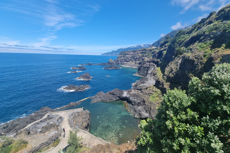 Madeira: SkyWalk, Fanal, naturliga pooler 4x4 Jeeptur