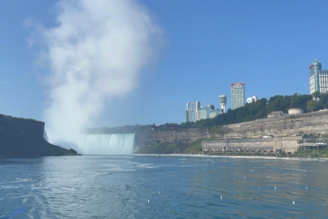 Niagara Falls: Maid of the Mist ticket and Tour Niagara Falls: Maid of the Mist Boat Ride and Walking Tour