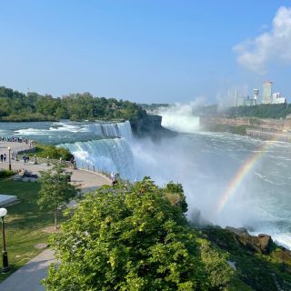 Niagara Falls, USA: Shock and Awe Sightseeing Combo Tour