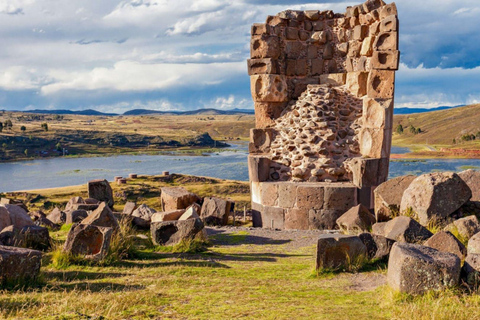 Puno: Lake Titicaca, Uros, & Sillustani Tour with Lunch
