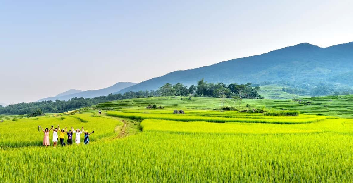 La mujer va de trekking. bali