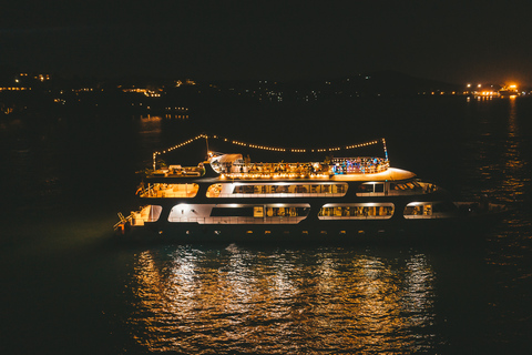 Phuket Ko Sire: crucero con música en vivo y cena de 4 platosRecogida en el hotel en Kata, Karon Beach, Patong y la ciudad de Phuket