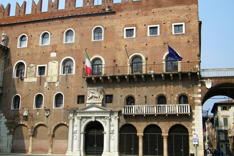 Verona private tour: the place of lovers Verona: City Highlights Walking Tour
