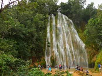 El Limón: Waterfall Horseriding Tour with Lunch