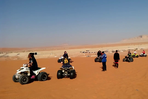 Riade: experiência de quadriciclo no deserto com traslado