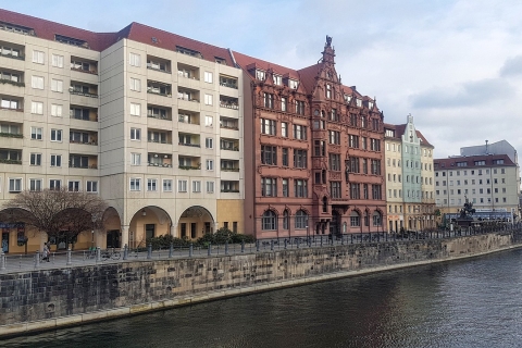 Berlin: City Center Self-Guided Scavenger Hunt and City Tour